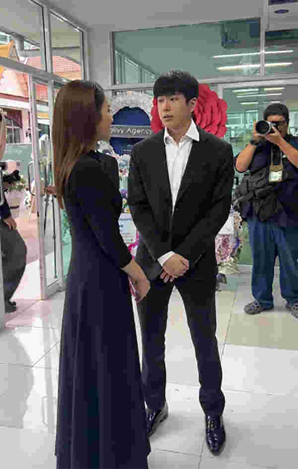 แอฟ ทักษอร เคียงข้าง นนกุล ชานน