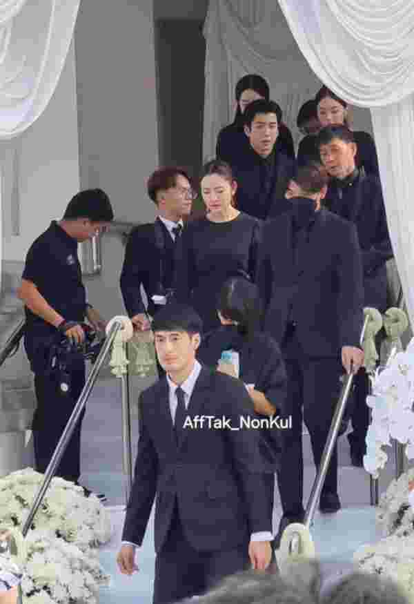 บอย ปกรณ์ ร่วมงานศพ แม่นนกุล