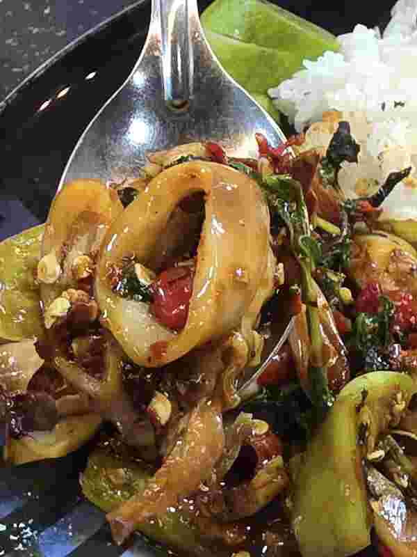 เตี๋ยวหมูตุ๋นคุณยาย ร้านเด็ดบางแสน 