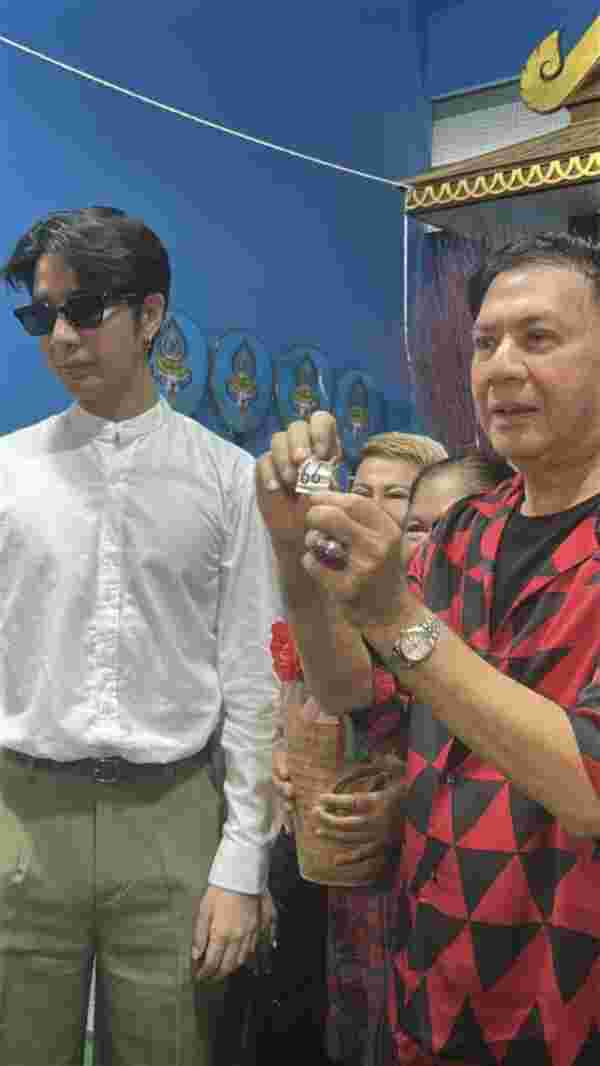 เพชร พุ่มพวง