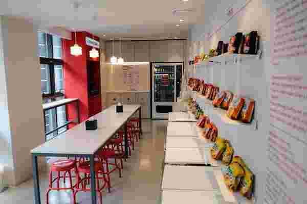 HOMES RED MYEONGDONG ที่พักใจกลางเมียงดง