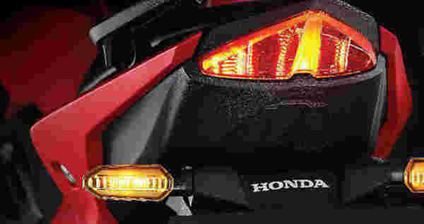 Honda CB150R Streetfire 2021