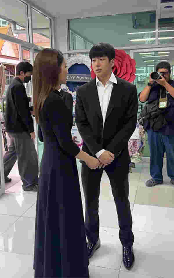 แอฟ ทักษอร เคียงข้าง นนกุล ชานน