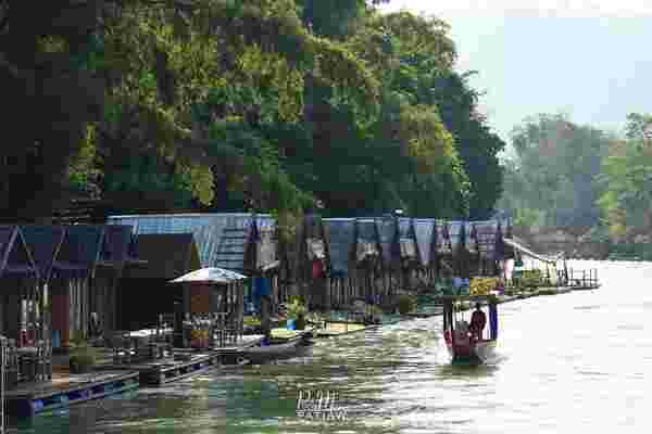 นั่งรถไฟไปลาว