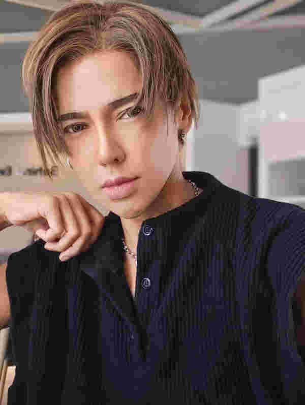 ดีเจดัง เปิดลุคล่าสุด หล่อละมุนสไตล์บอยแบนด์ 