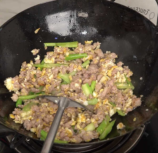 Stir-fried soy sauce