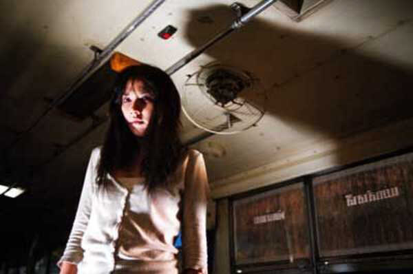 นางเอกผี หนังไทย หนัง ผีเลี้ยงลูกคน อั้ม พัชราภา รับบท แสงดาว