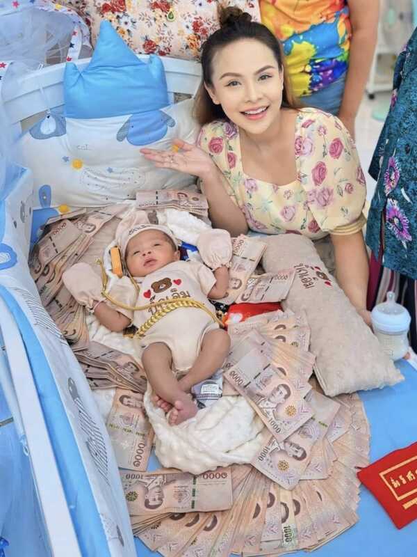 อ๊อฟ ดอกฟ้า อาร์สยาม
