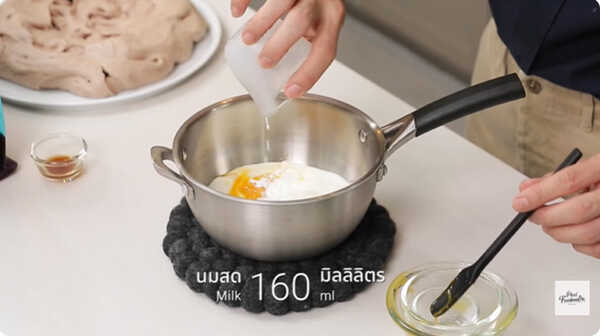 ครันชี่ช็อกโกแลตพัฟโลวา เค้กช็อกโกแลต สูตรขนม