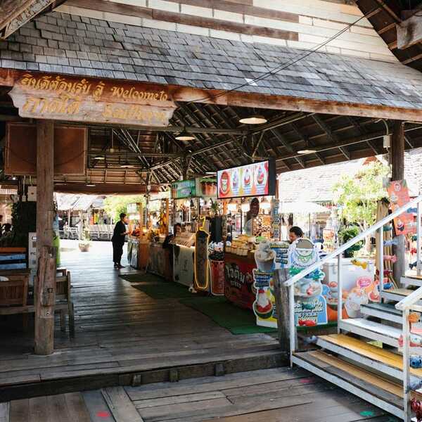 ตลาดน้ำ 4 ภาค พัทยา