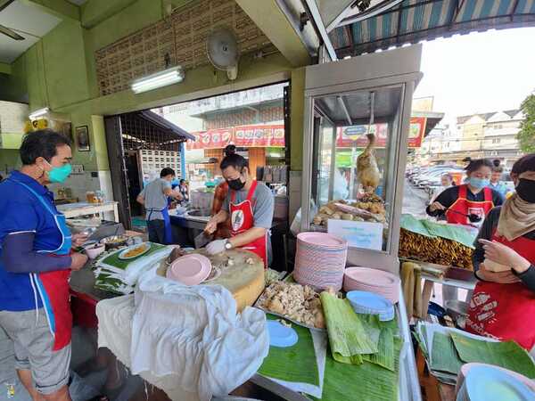 ข้าวมันไก่เกียรติโอชา