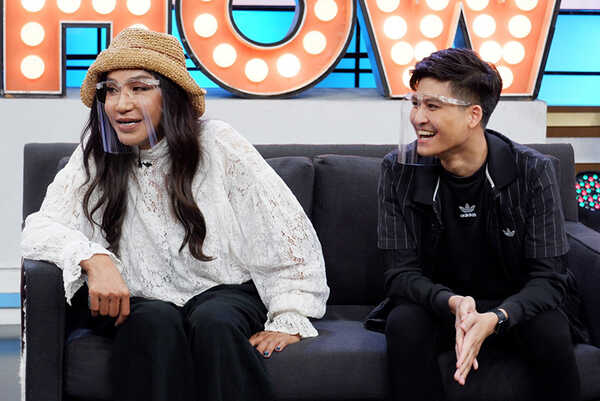 มัม ลาโคนิค