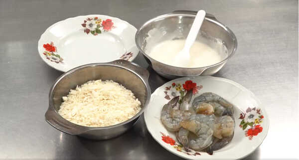 กุ้งทอดครีมสลัดผลไม้ กระทงเผือกทอด 