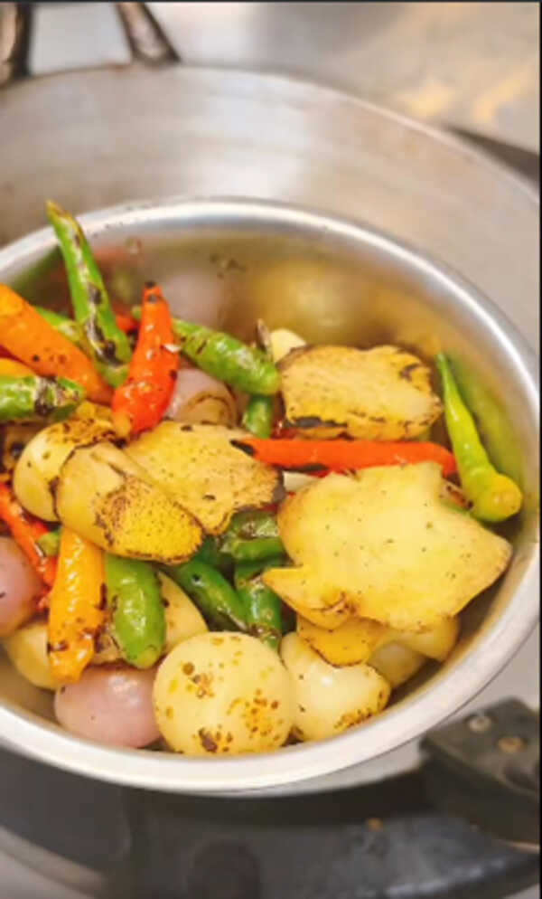 ซุบผักลาว อาหารอีสาน เมนูผัก สูตรอาหาร วิธีทำซุบผักลาว