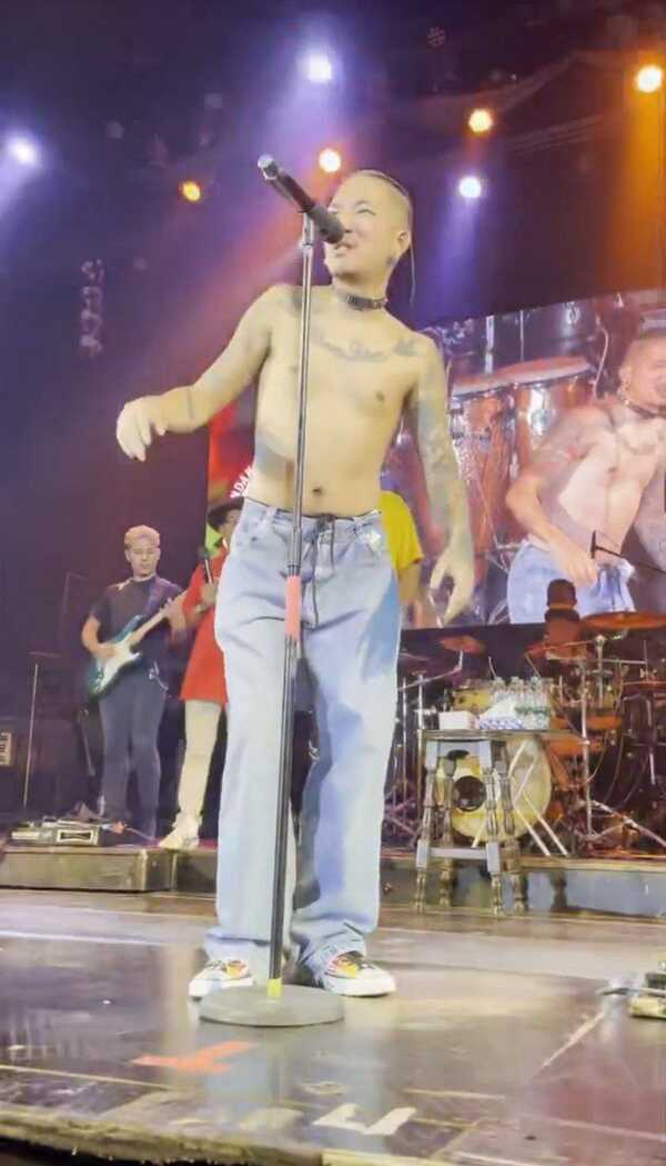  แจ๊ส ชวนชื่น