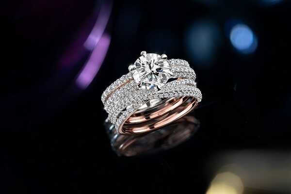 หญิง รฐา