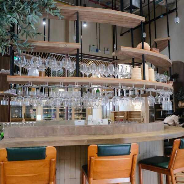 OIKOS - Brunch & Bar
