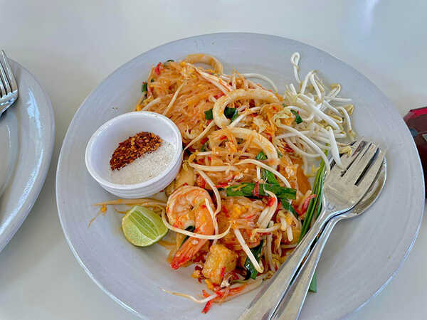 ผัดไท เลอเจ้าจันท์