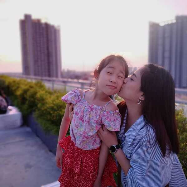 อั้ม ฐนิชา