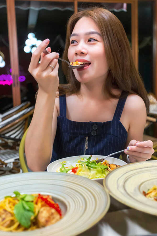 Lucine.Khaoyai