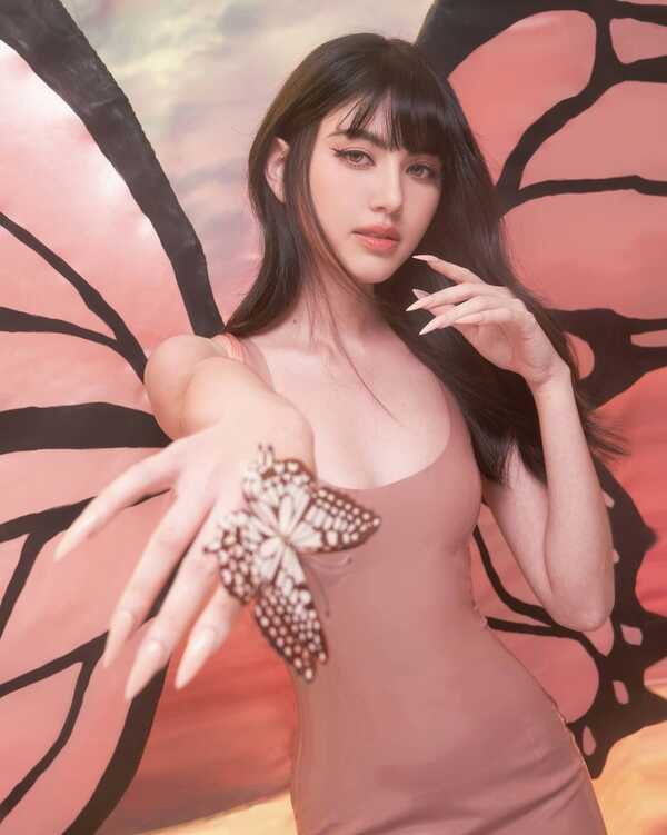 ใหม่ ดาวิกา