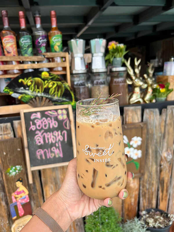 ร้านเฮือนล้านนาคาเฟ่บางขุนเทียนชายทะเล