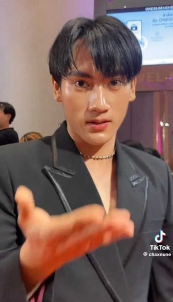 ดาราหนุ่มเป็นงง ท่าอุ๋งคืออะไร ก่อนเป็นไวรัลเพราะคำที่ใช้ถาม... Google Thailand ยังแชร์ !