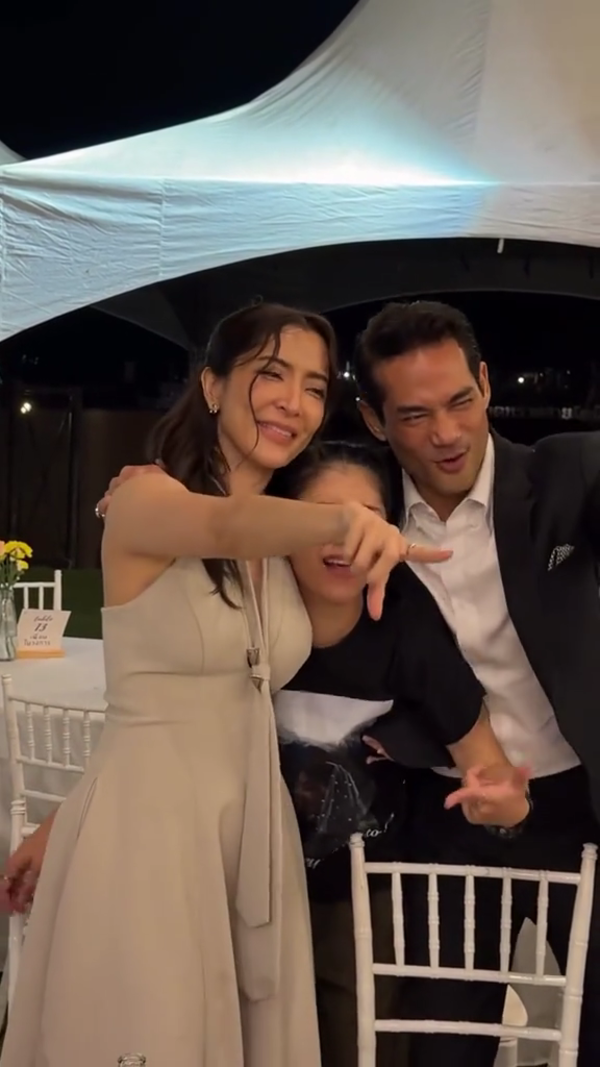 พิ้งกี้ สาวิกา  ตุ้ย ธีรภัทร์ ควงคู่ร่วมงานแต่ง น้ำหวาน