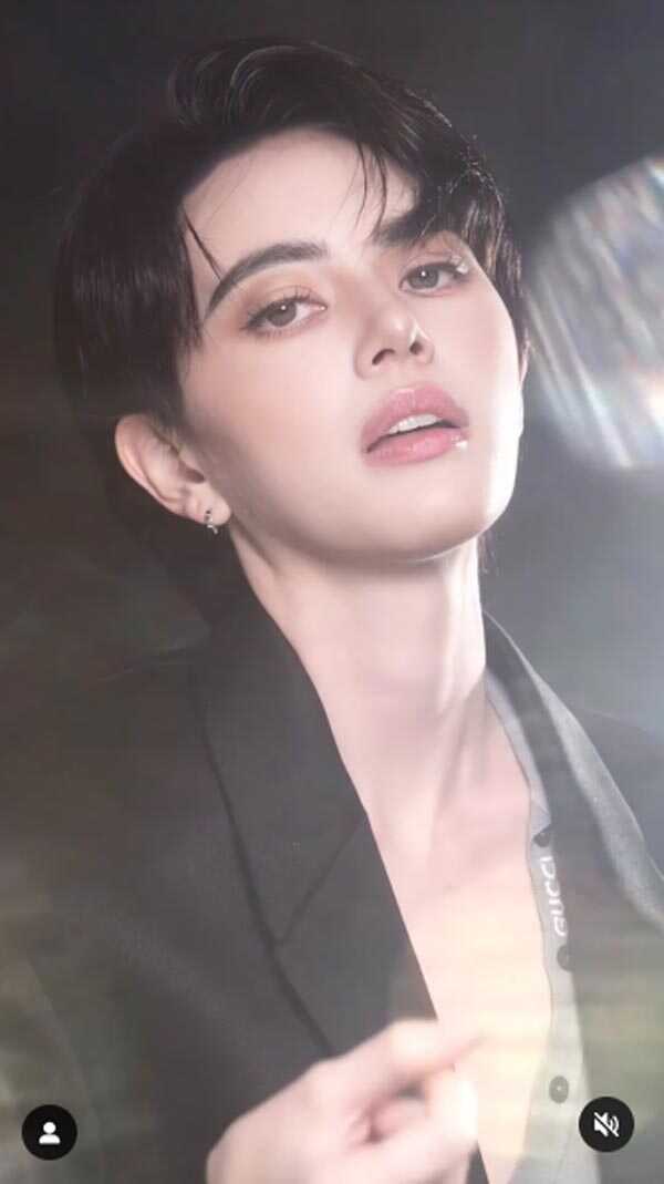 ใหม่ ดาวิกา