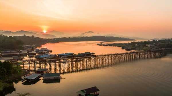 เที่ยววันหยุด