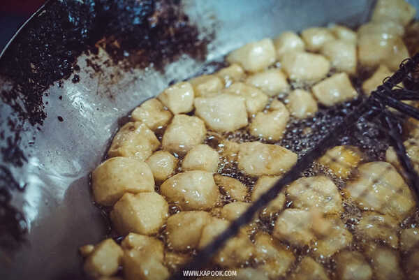 ตลาดหัวรอ อยุธยา