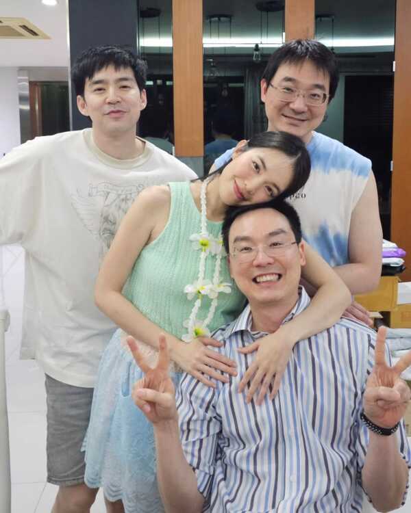 บีม กวี  บัว สโรชา