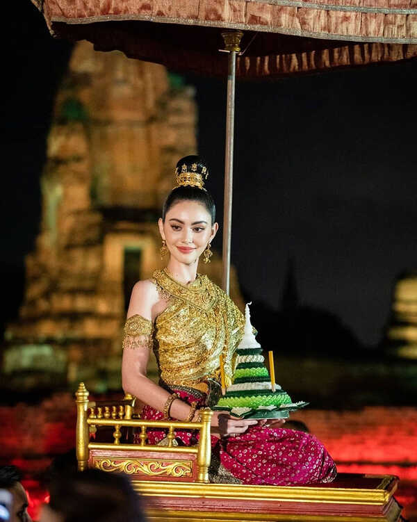 ใหม่ ดาวิกา 