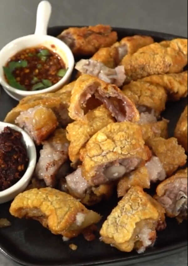 หางหมูกรอบ