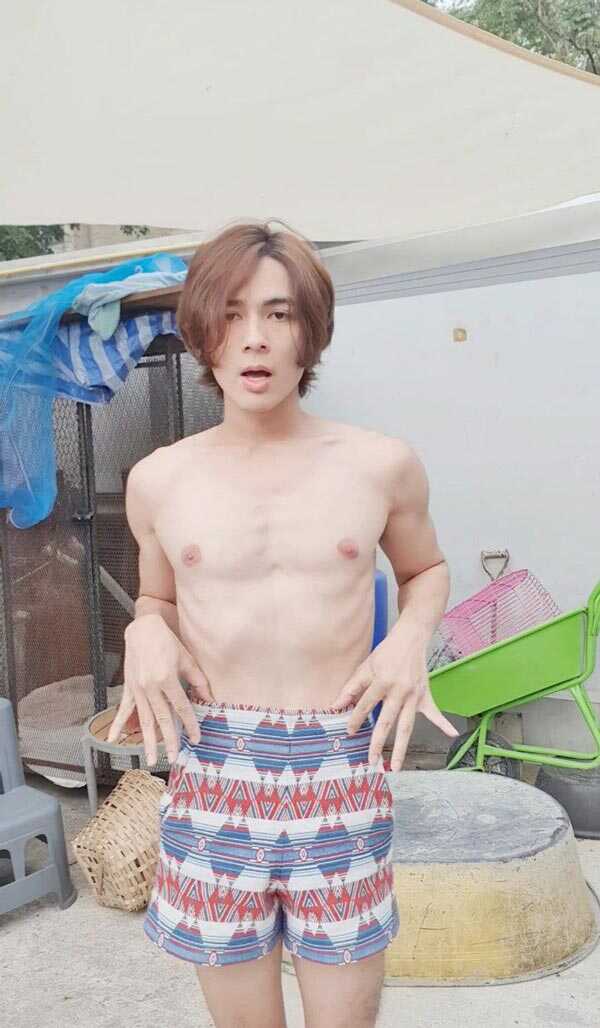 แน็ก ชาลี