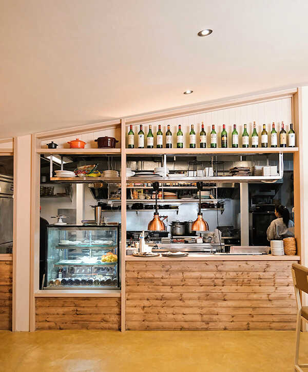 ร้านอาหารวาเลนไทน์  Lovemetender Restaurant