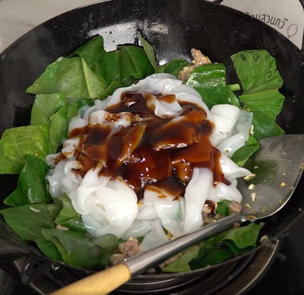 Stir-fried soy sauce