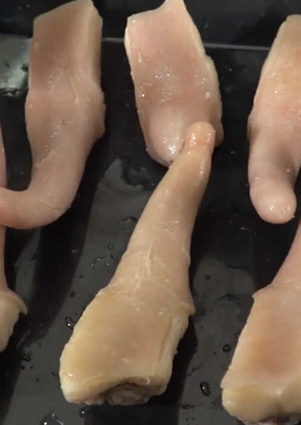 หางหมูกรอบ