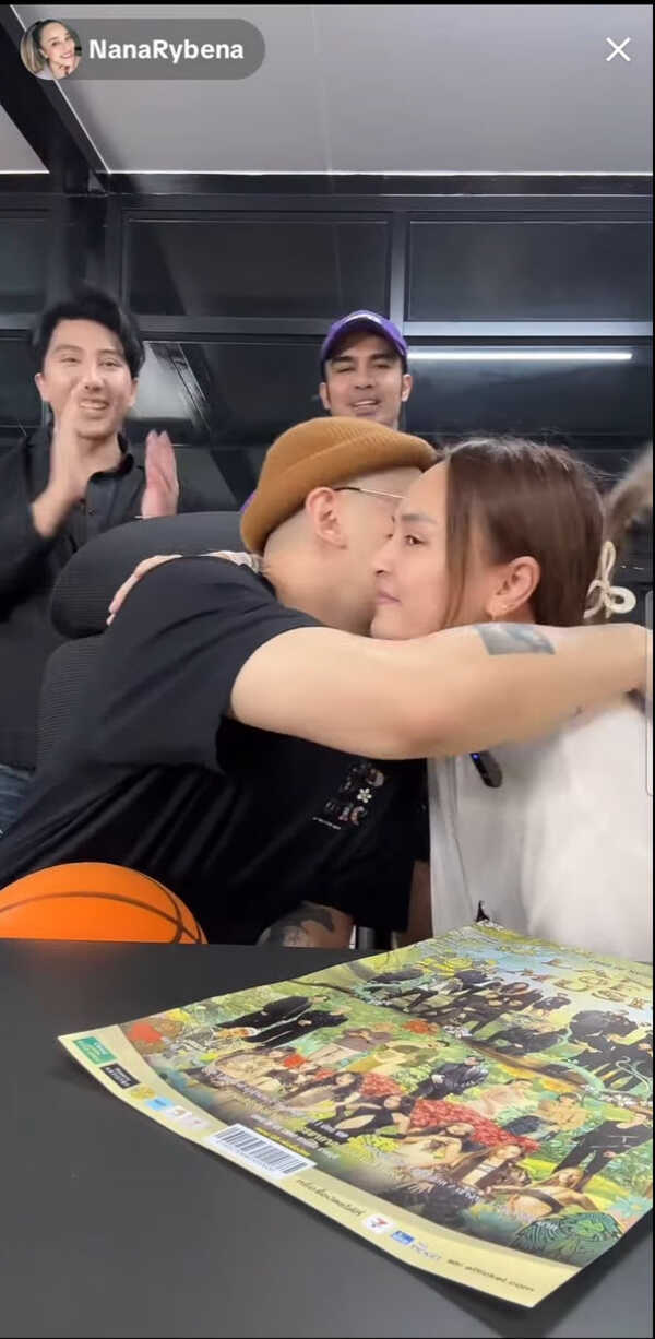 เวย์ ไทยเทเนี่ยม เซอร์ไพรส์วันเกิด นานา ไรบีนา กลางไลฟ์ 