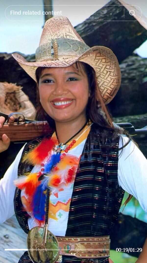 พุ่มพวง ดวงจันทร์