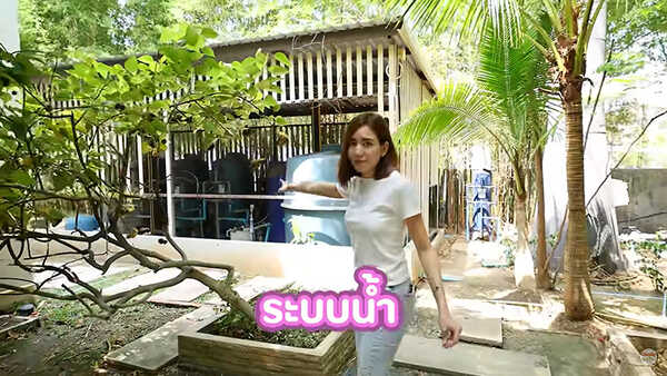 พลอย ชิดจันทร์ บ้านดารา