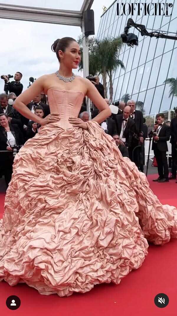 ชมพู่ อารยา เมืองคานส์