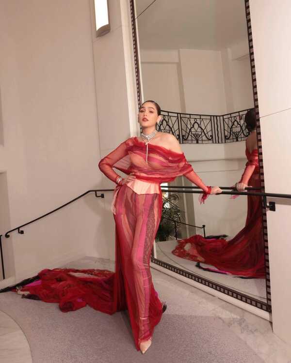 ชมพู่ อารยา เมืองคานส์