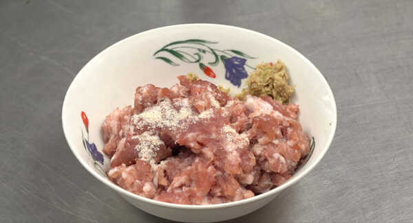 ปลาหมึกยัดไส้หมูสับ