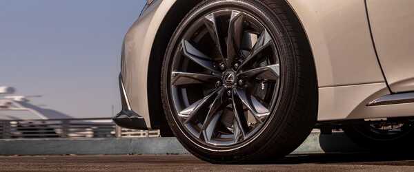 Lexus LS 2022