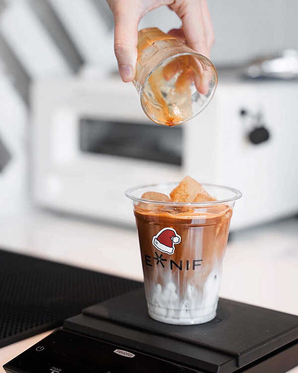 E.NIF คาเฟ่กรุงเทพ