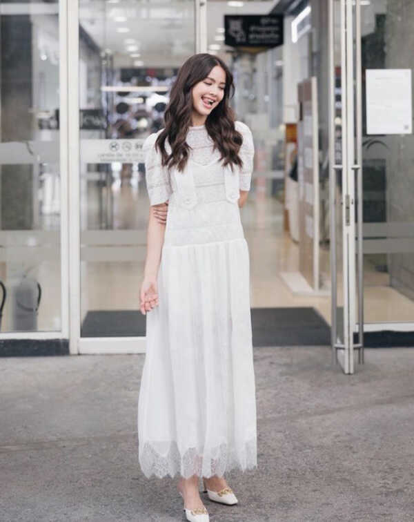 ญาญ่า อุรัสยา แต่งตัวลุคคุณหนู