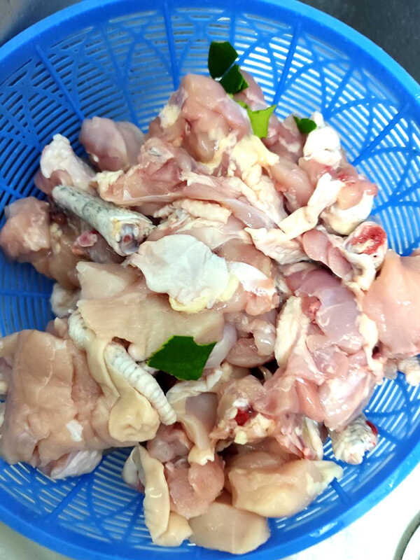 แกงเขียวหวานฟักใส่ไก่และตีนไก่ แกงเขียวหวาน แกงกะทิ อาหารไทย สูตรอาหาร