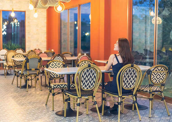 Lucine.Khaoyai