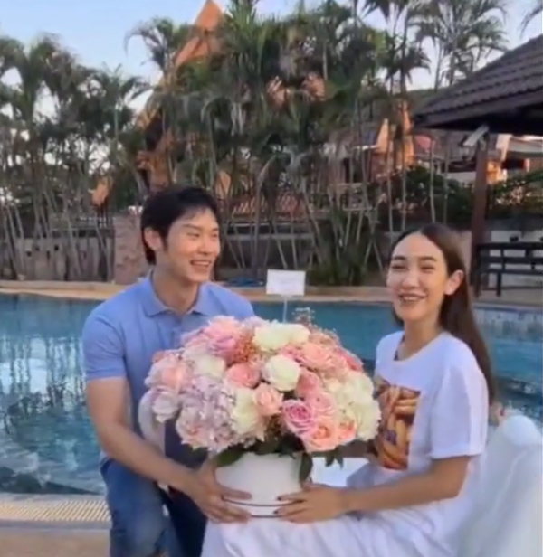 มิน พีชญา